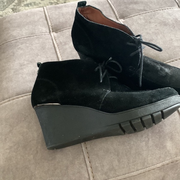 - DONALD J. PLINER Nilos Calf Hair Suede Wedge Boots booties 8.5 lace up - Picture 5 of 8